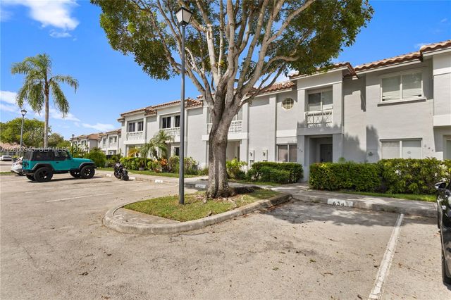 634 NW 208th Drive, Pembroke Pines, FL 33029