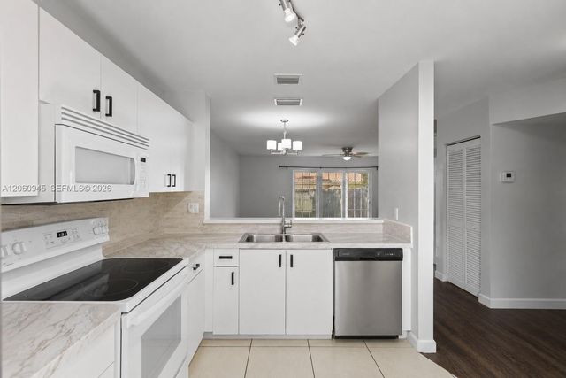 634 NW 208th Drive, Pembroke Pines, FL 33029