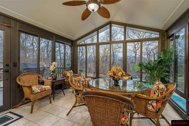 31 Holiday Court, North Mankato, MN 56003