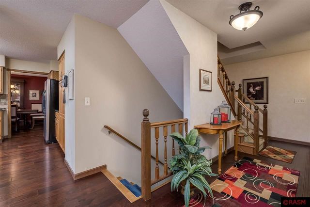 31 Holiday Court, North Mankato, MN 56003