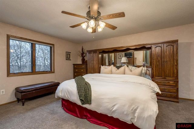 31 Holiday Court, North Mankato, MN 56003