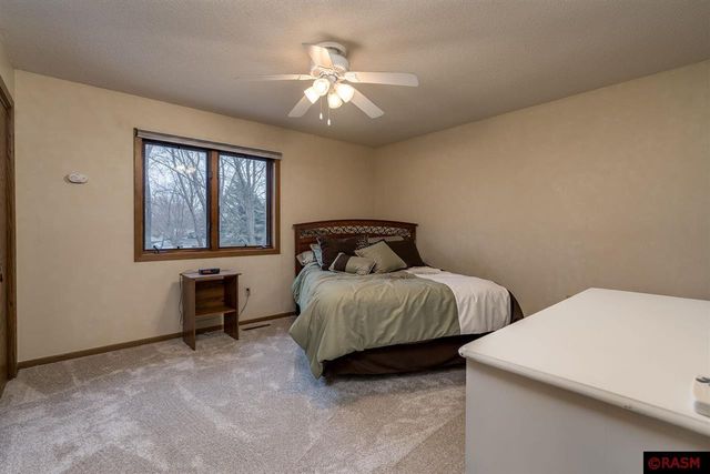 31 Holiday Court, North Mankato, MN 56003