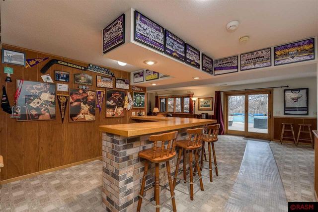 31 Holiday Court, North Mankato, MN 56003