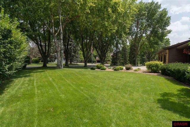 31 Holiday Court, North Mankato, MN 56003