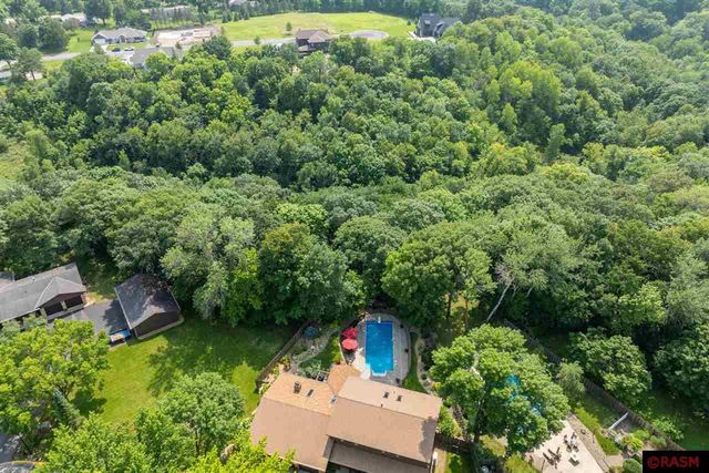 31 Holiday Court, North Mankato, MN 56003