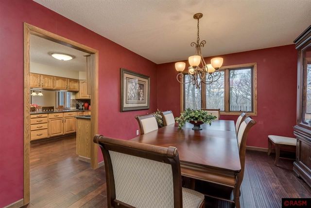 31 Holiday Court, North Mankato, MN 56003