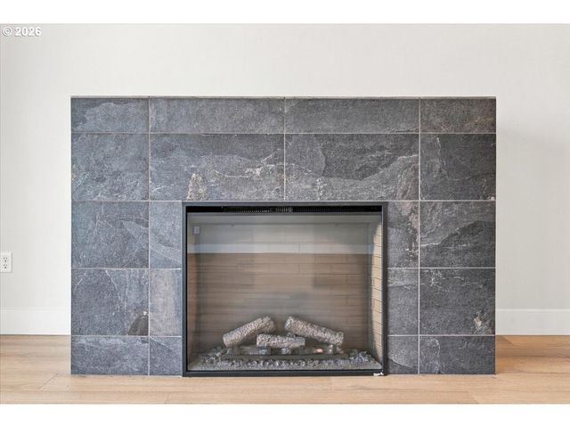 981 W Washington St, Carlton, OR 97111