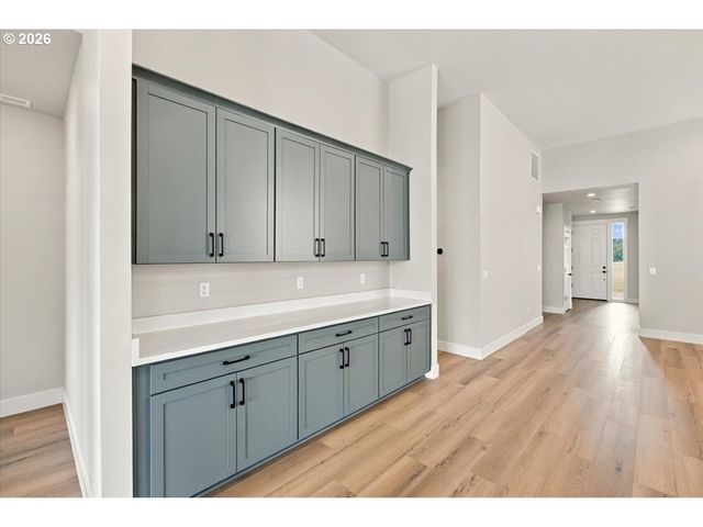 981 W Washington St, Carlton, OR 97111