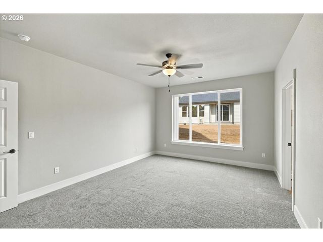 981 W Washington St, Carlton, OR 97111