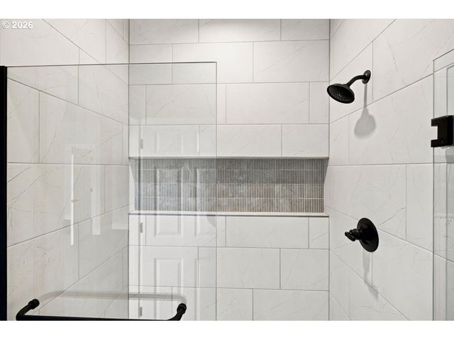 981 W Washington St, Carlton, OR 97111