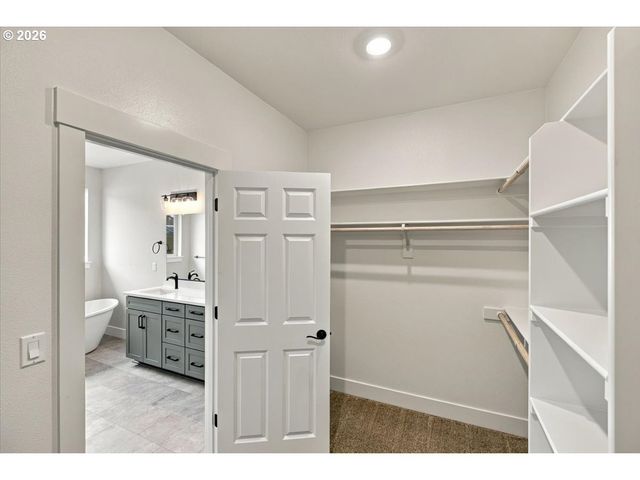 981 W Washington St, Carlton, OR 97111