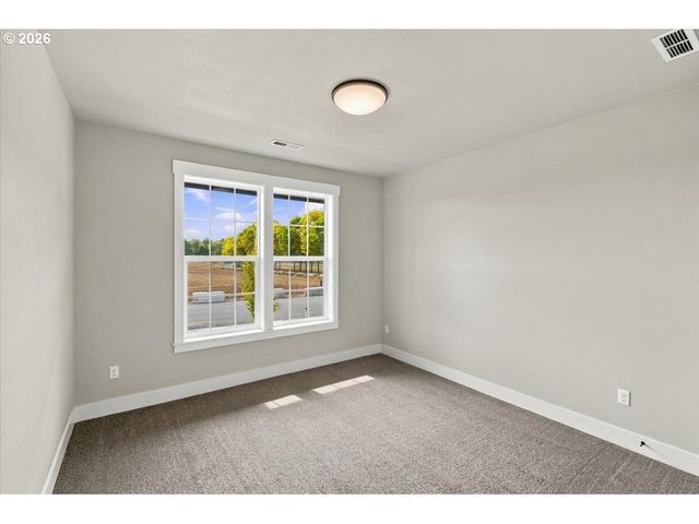 981 W Washington St, Carlton, OR 97111