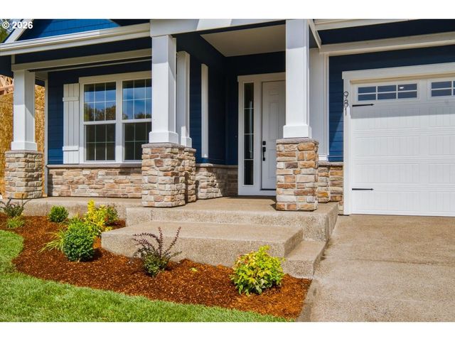 981 W Washington St, Carlton, OR 97111