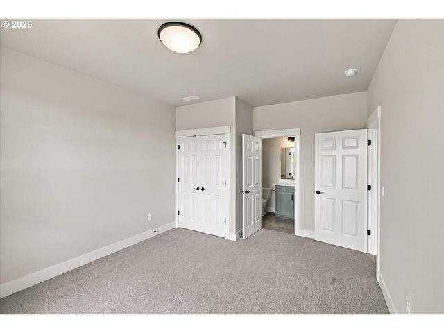 981 W Washington St, Carlton, OR 97111