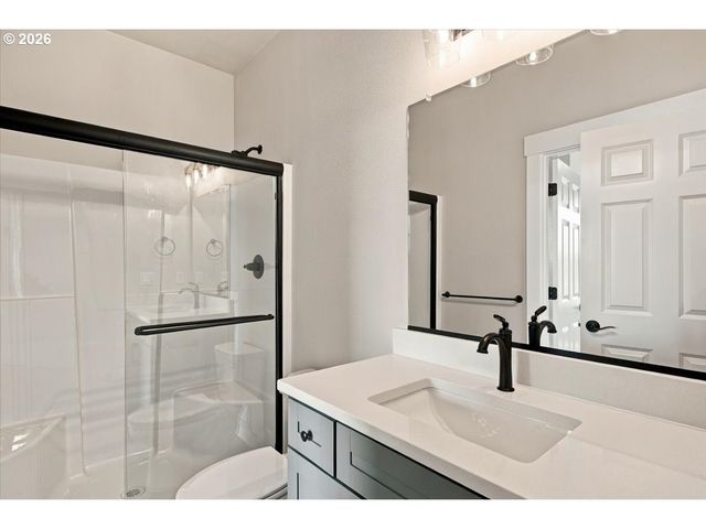 981 W Washington St, Carlton, OR 97111