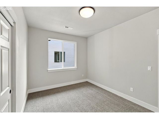 981 W Washington St, Carlton, OR 97111