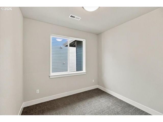 981 W Washington St, Carlton, OR 97111