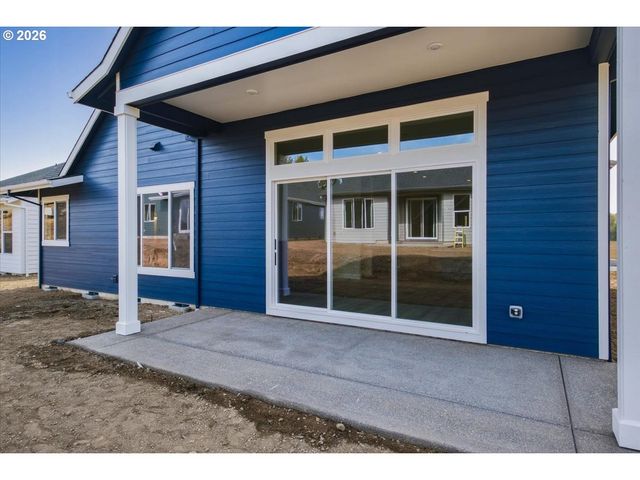 981 W Washington St, Carlton, OR 97111
