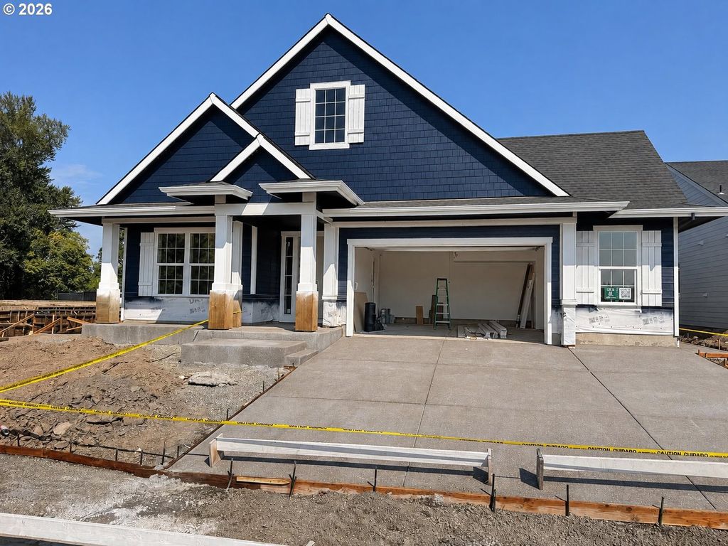 Image 2 of property listing at 981 W Washington St, Carlton, OR 97111