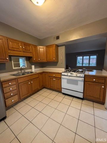 5613 Jefferson Avenue, Evansville, IN 47715