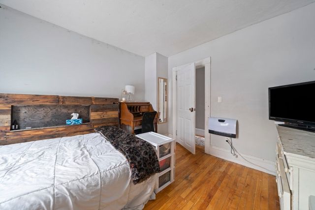 73 Monroe St, Abington, MA 02351