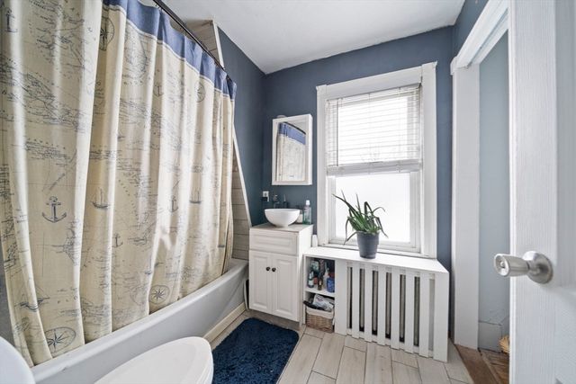 73 Monroe St, Abington, MA 02351