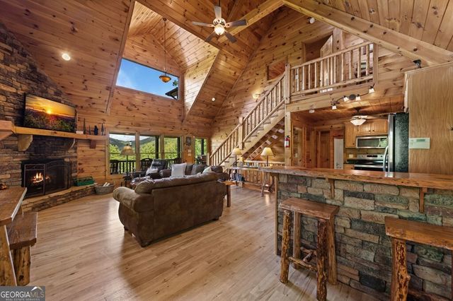 607 Rhonda Lane, Mineral Bluff, GA 30559