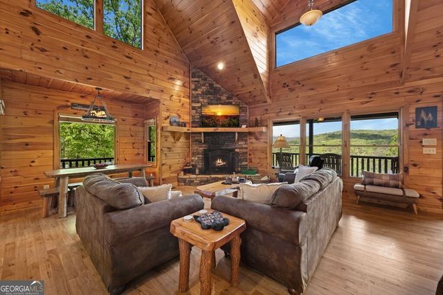 607 Rhonda Lane, Mineral Bluff, GA 30559