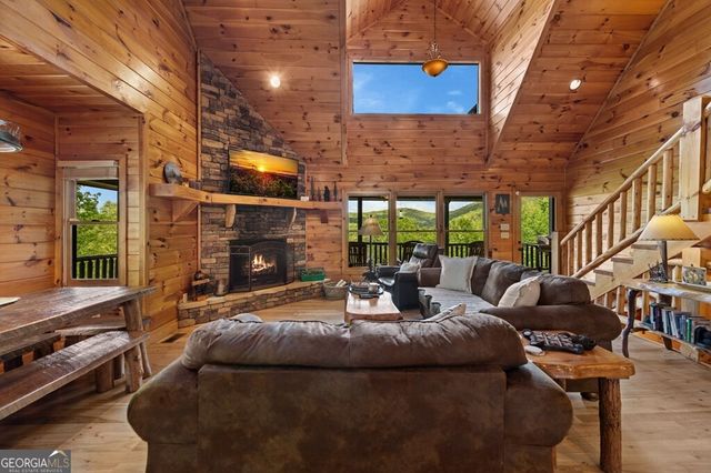 607 Rhonda Lane, Mineral Bluff, GA 30559