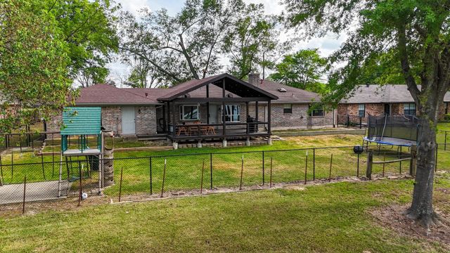 210 Pat Drive, Mineola, TX 75773