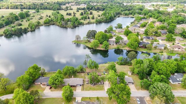 210 Pat Drive, Mineola, TX 75773