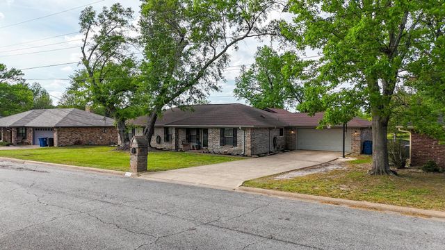 210 Pat Drive, Mineola, TX 75773