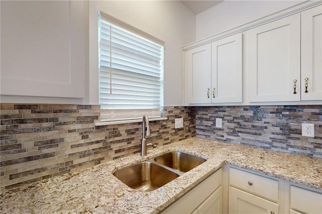 4735 S Union Avenue, Independence, MO 64055