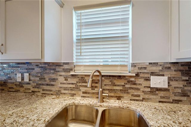 4735 S Union Avenue, Independence, MO 64055