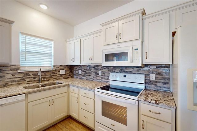 4735 S Union Avenue, Independence, MO 64055