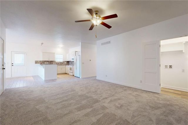 4735 S Union Avenue, Independence, MO 64055