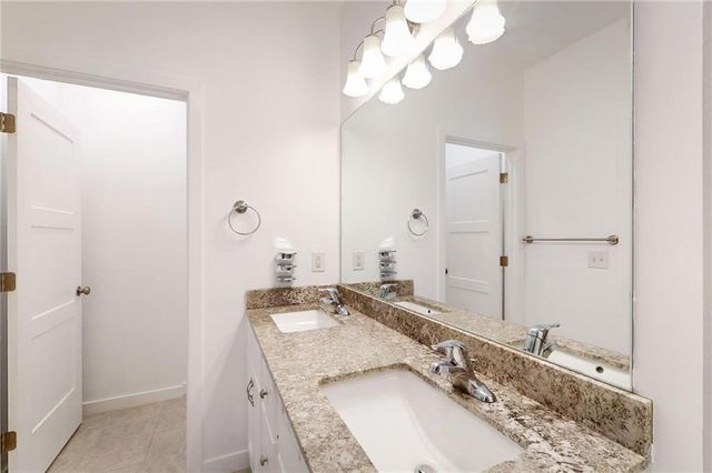 4735 S Union Avenue, Independence, MO 64055