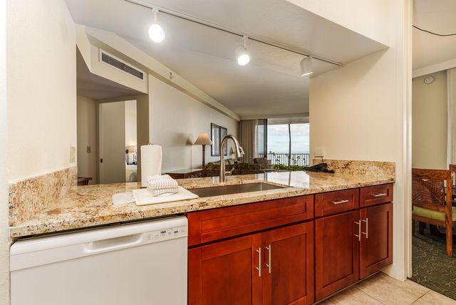 3445 Lower Honoapiilani Rd # 102, Lahaina, HI 96761