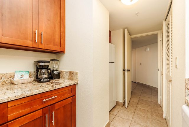 3445 Lower Honoapiilani Rd # 102, Lahaina, HI 96761