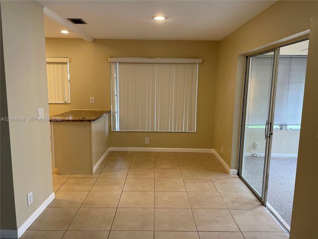 8621 NW 12th St D178, Plantation, FL 33322