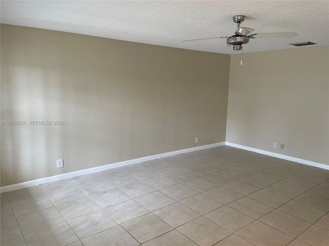 8621 NW 12th St D178, Plantation, FL 33322