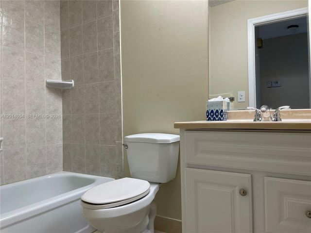 8621 NW 12th St D178, Plantation, FL 33322