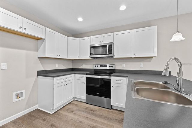 8523 SE 70TH AVENUE, Trenton, FL 32693