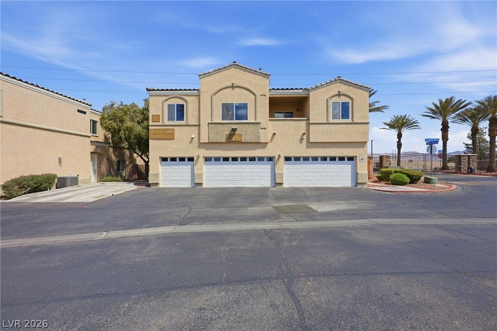 3936 Smokey Fog Avenue 201, North Las Vegas, NV 89081