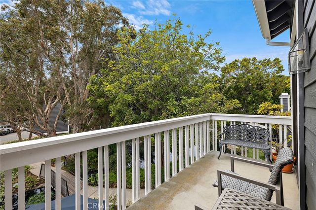 8206 Bridgepoint 206, Huntington Beach, CA 92646
