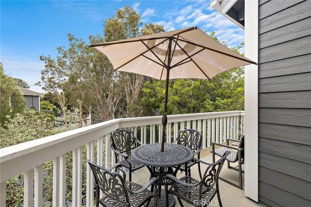 8206 Bridgepoint 206, Huntington Beach, CA 92646