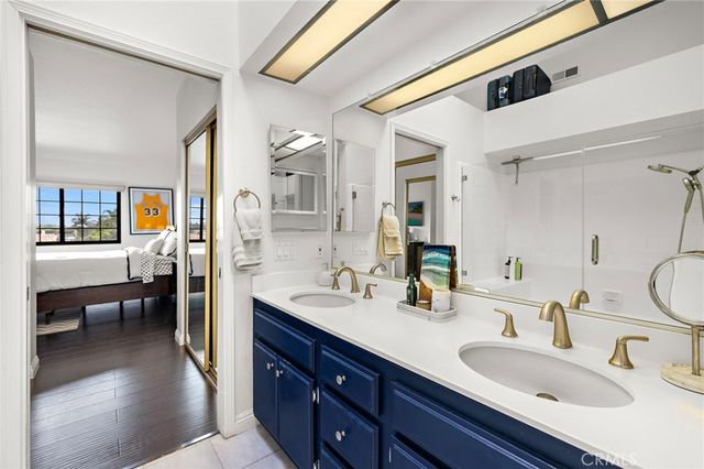 8206 Bridgepoint 206, Huntington Beach, CA 92646