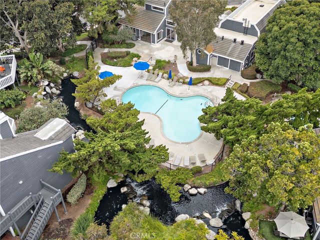 8206 Bridgepoint 206, Huntington Beach, CA 92646