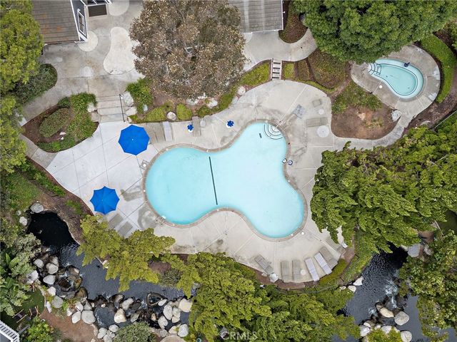 8206 Bridgepoint 206, Huntington Beach, CA 92646
