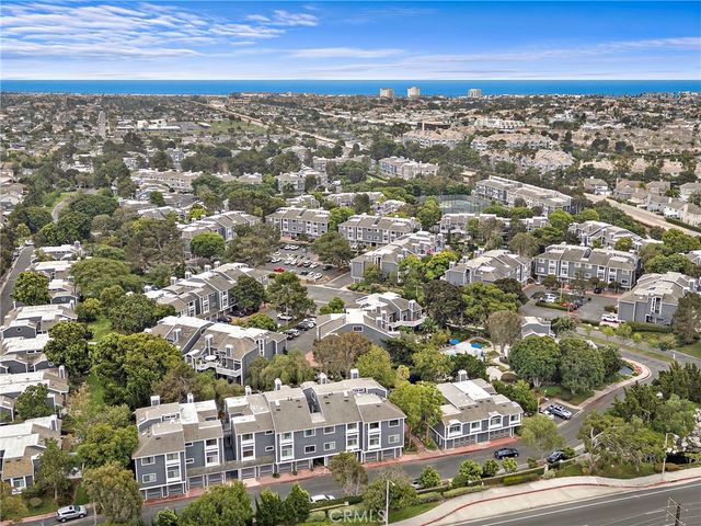 8206 Bridgepoint 206, Huntington Beach, CA 92646